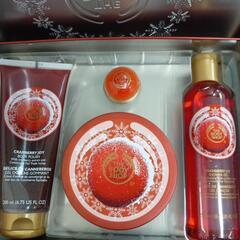 THE BODY SHOP  クランベリージョイ ホリデーコレクションの画像