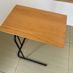 サイドテーブルの画像