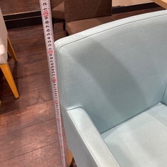 レストラン肘掛けチェアの画像