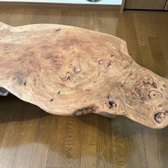 一枚板テーブルの画像