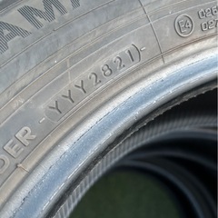 タイヤ4本セット　215/60R17 ヨコハマタイヤ　ブルーアースの画像
