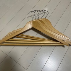 木のハンガー