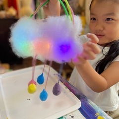 夏休み☀️子どもワークショップ【虹色に光る雲のライトをつく…