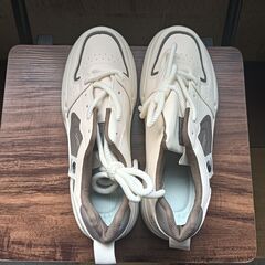 新品 25cm メンズ スニーカー ホワイト 厚底 男女兼用 シューズ  識別番号:【N231-S】の画像