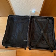 ジャンク品　スーツケースの画像