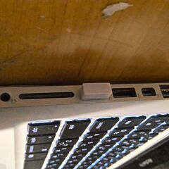 macbook2010充電器付きの画像