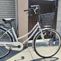  使用浅！新品鍵とベル 付　綺麗な26インチ自転車の画像
