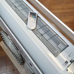 日立　白くまくん　エアコン２．２KW　の画像