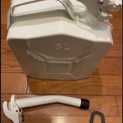 ジェリ缶 携行缶 給水タンク ペール缶 灯油缶 灯油タンク (ホワイト) 白 5L モトクロス オフロードバイク アウトドア 防災用品の画像