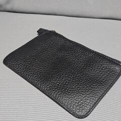  YVES SAINT LAURENT 本革 フラグメントケース ポーチ 型押 ロゴ シボ革の画像