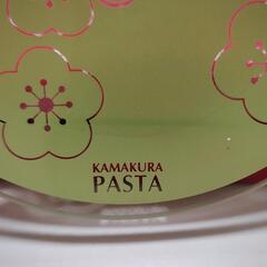 【新品未使用】ガラスプレート 約13cm 鎌倉パスタ×濱文様 食器 お皿 花柄 梅の画像