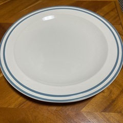 【〆8/11】IKEA　食器セット　プレート3枚　収納ケース2個の画像