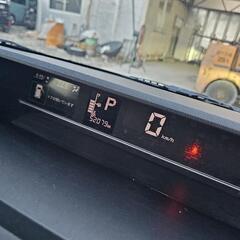 ダイハツタントR4の画像