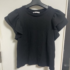 ZARAの袖フリルニットです☺️