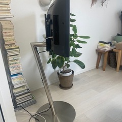 テレビスタンドの画像