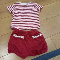 Tシャツとショートパンツのセットの画像