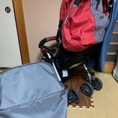 【コンビ】ベビーカー&ベビーシート黒の画像
