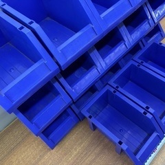 【ガレージ用品】コンテナボックス★工具入れ★ツールボックス★ボルト仕分けなど★道具箱ブルー部品入れの画像