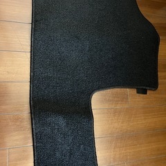 日産セレナC28 ハイウェイスターフロアマット美品フロントのみの画像