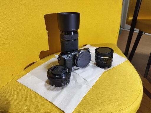 SONYデジタル一眼カメラαNEX-5Tレンズ３本付おまけ多数