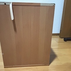 本棚　状態劣悪の画像