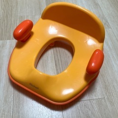 リッチェル 補助便座 ハンドル付きの画像