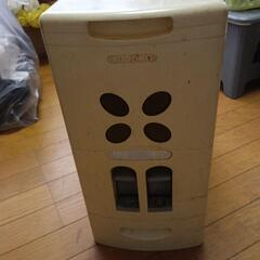 キッチン用品　米びつの画像