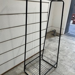 ハンガーラックの画像