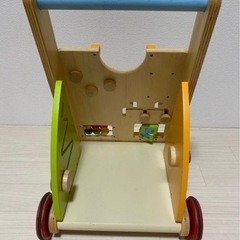 赤ちゃん　木製歩行器の画像