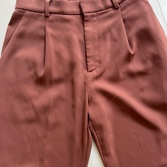 UNIQLO美品 レディース　パンツ　茶赤色の画像