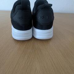 adidas　の画像