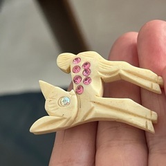象牙　ブローチ　バンビの画像