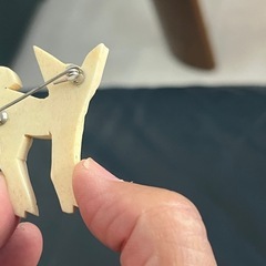 象牙　ブローチ　バンビの画像