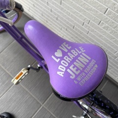シスター・ジェニー　自転車とヘルメットの画像