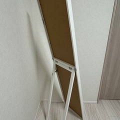 値下げ中！　全身ミラー ホワイト 白 幅36cm全身鏡 飛散防止 鏡 姿見 コンパクト 折りたたみ式 スリムミラー 玄関の画像