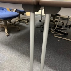 綺麗なテーブル　会議室、作業机　2台ありますの画像