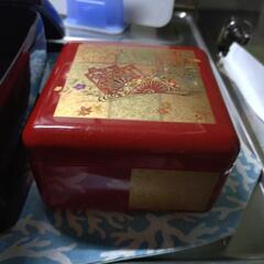 漆塗り重箱2段と小箱1個の画像