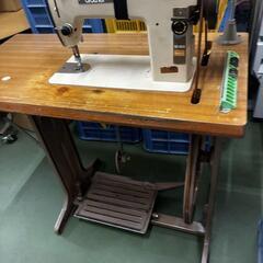 ブラザー工業 TA-B623 足踏み 職業用本縫いミシンの画像