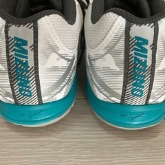 MIZUNOスニーカーの画像