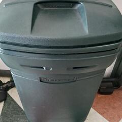 Rubbermaid Wheeled Container コンテナの画像