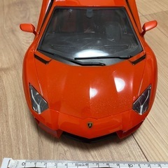 ジャンク品！オレンジのランボルギーニアヴェンタドール　車　ラジコンの画像