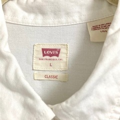 リーバイス　Levi's クラシック　白系 長袖シャツ　レディス　Lサイズ:スペアボタン大小1個ずつ付きの画像