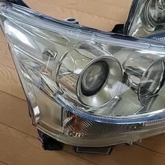 ダイハツ　ムーヴカスタム　LA100S/LA110S　ヘッドライト　前期　左右セット　HID　レベ付の画像