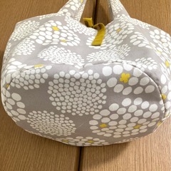 deux C ドュセー　ベージュ系　ドット柄　布製バケツ型トートバッグ☆内ポケット&リボンテープ付き☆肩掛け可能の画像