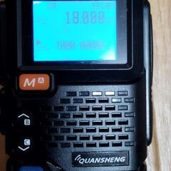 ほぼ新品 広帯域受信機 100MHz～998MHz受信可能 FMラジオの画像
