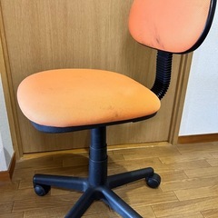 回転椅子の画像