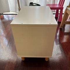 ちょっとした棚(IKEA)の画像