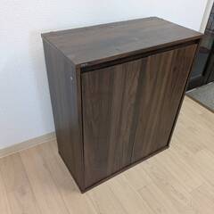木目調収納棚の画像