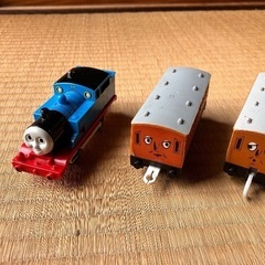 機関車トーマス　貨車付きの画像