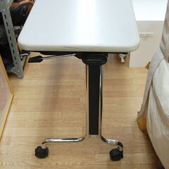 オカムラ サイドフォールドテーブル 幅180×奥46×高71～93cm グレー系 キャスター付き 跳ね上げ式 会議テーブル ミーティングテーブル オフィステーブル  OKAMURA 札幌市 清田区 平岡 の画像